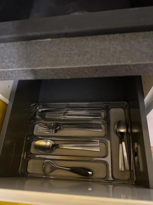 Cosy Moderne Chaleureux Equipe Proche Tram Apartment