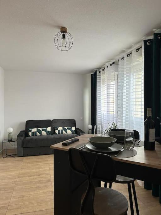 Apartment Cosy Moderne Chaleureux Equipe Proche Tram