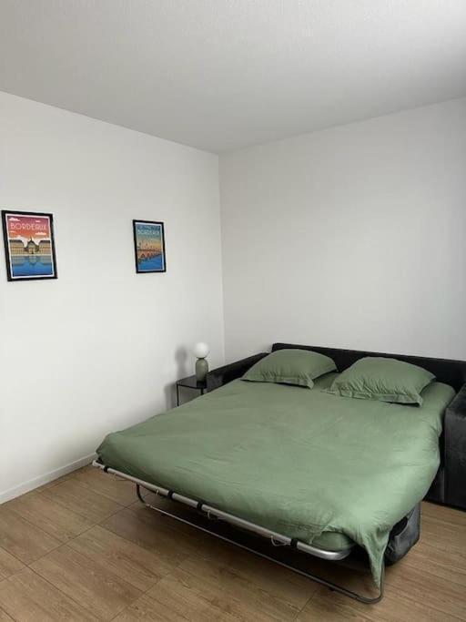 Cosy Moderne Chaleureux Equipe Proche Tram Talence